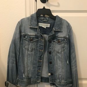 Blue long sleeve jean jacket